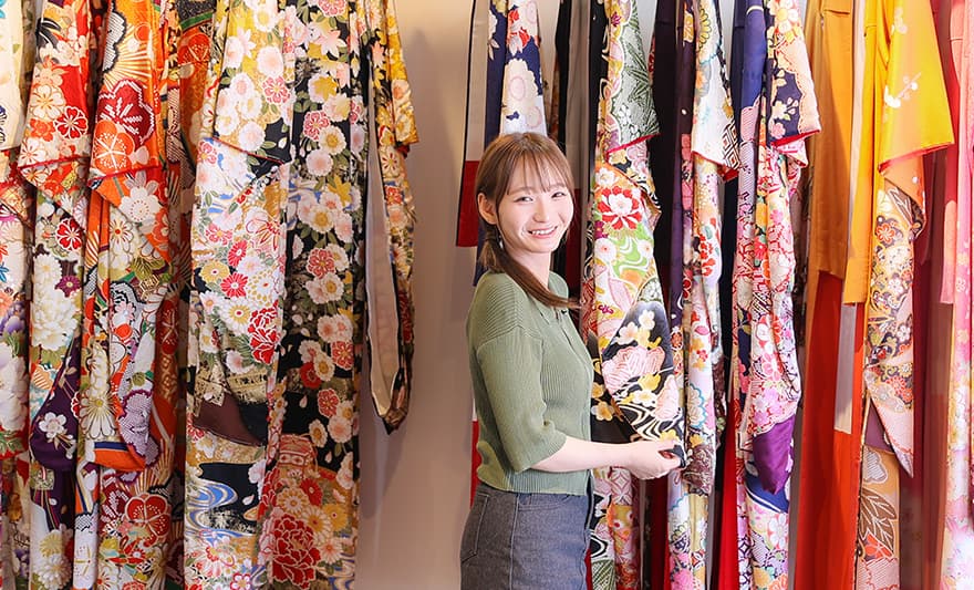 画像：お好みの振袖をチョイス