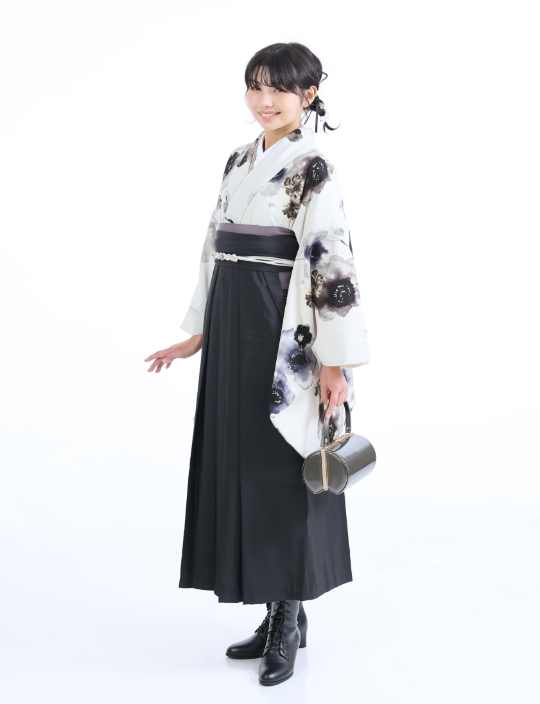 淡グレー花×黒袴